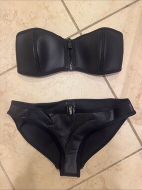 triangl swimwear Black Strapless Bandeau Bikini with Front Zip